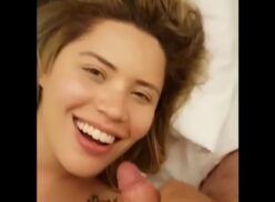Yasmin mineira no motel com um casado fazendo anal amador com gozada na cara