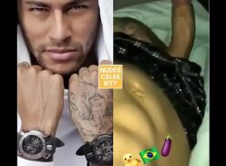 Neymar Jr de pau duro batendo punheta